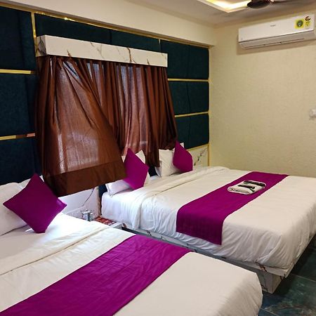 Hotel Karnavati 아흐메다바드 외부 사진