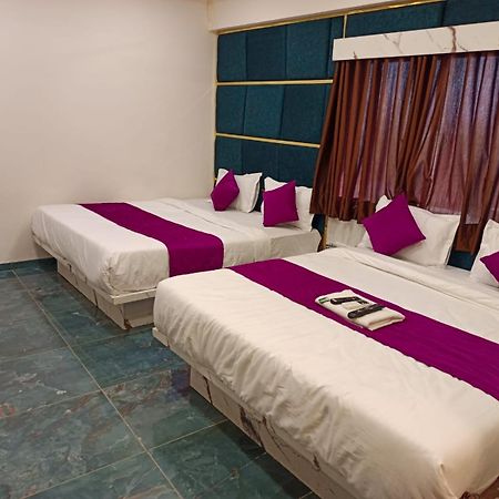 Hotel Karnavati 아흐메다바드 외부 사진