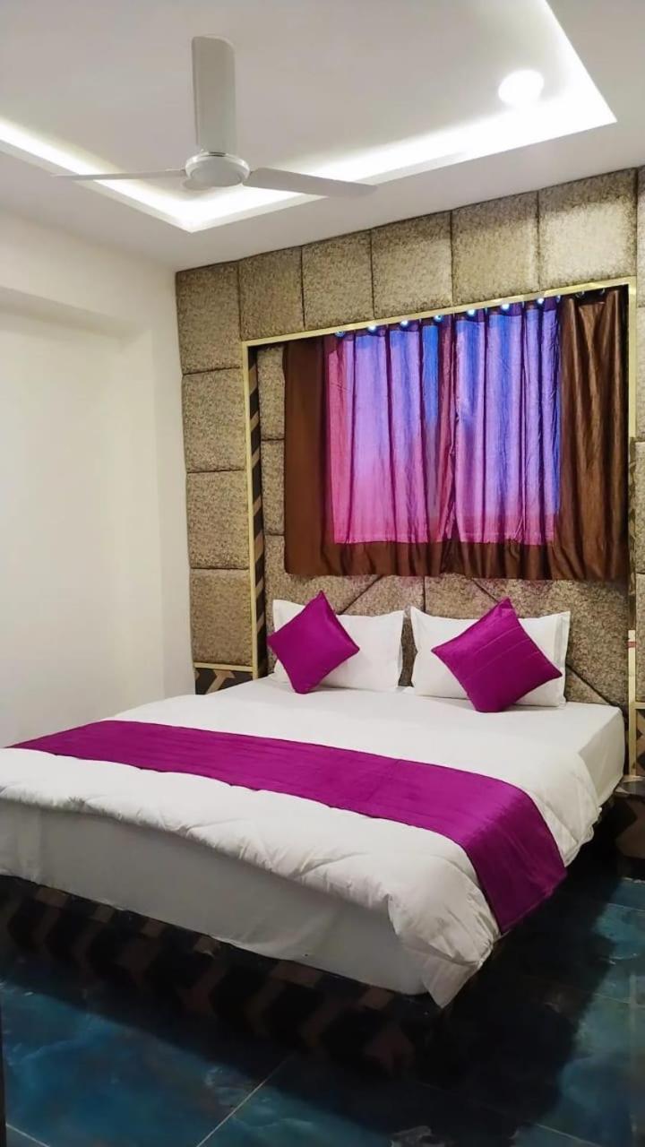 Hotel Karnavati 아흐메다바드 외부 사진