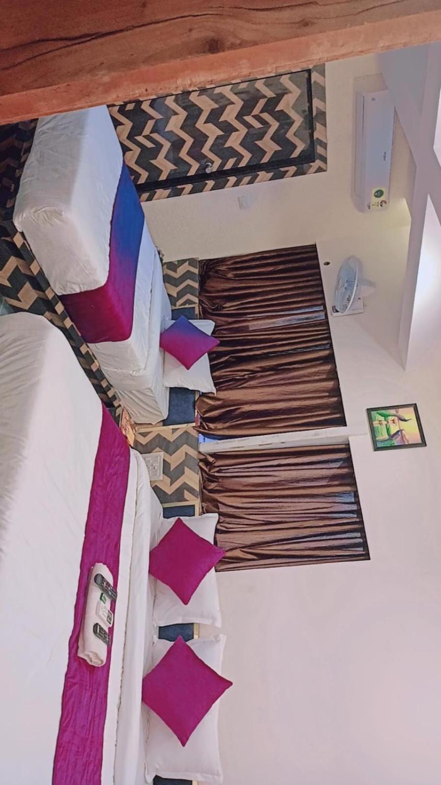 Hotel Karnavati 아흐메다바드 외부 사진