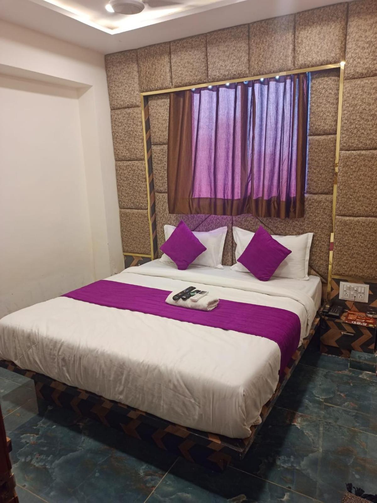 Hotel Karnavati 아흐메다바드 외부 사진