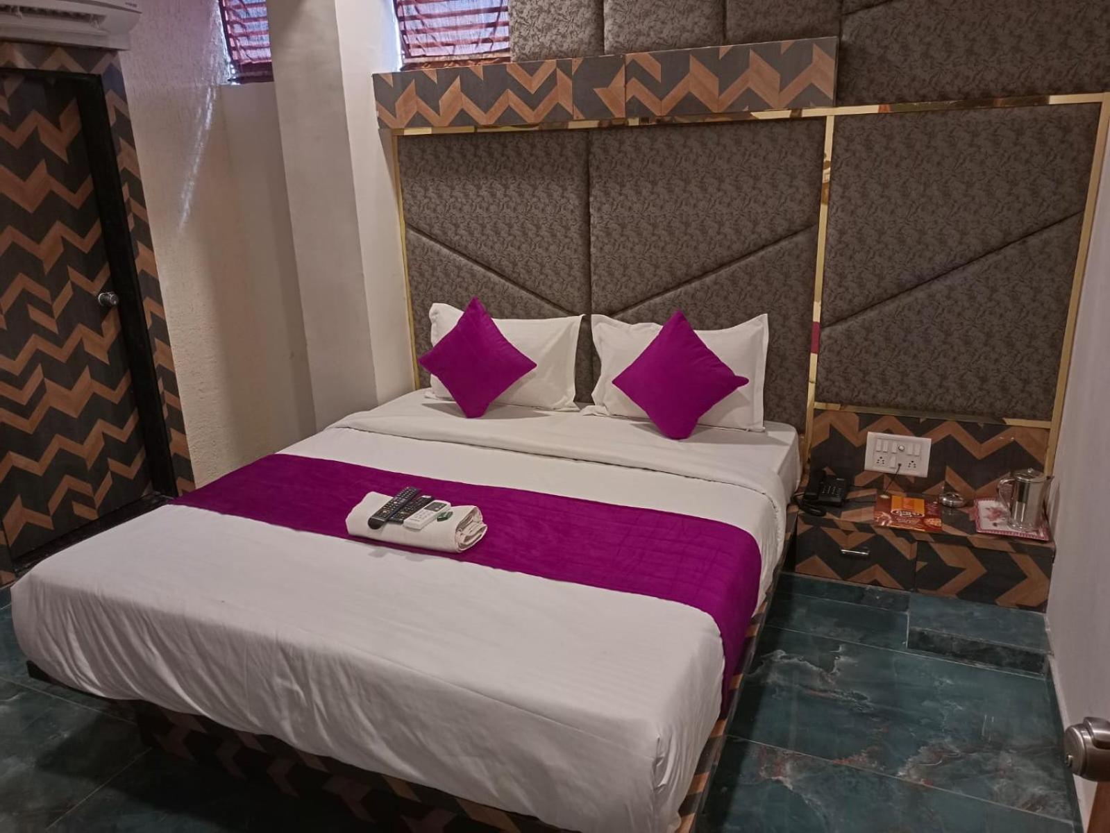 Hotel Karnavati 아흐메다바드 외부 사진